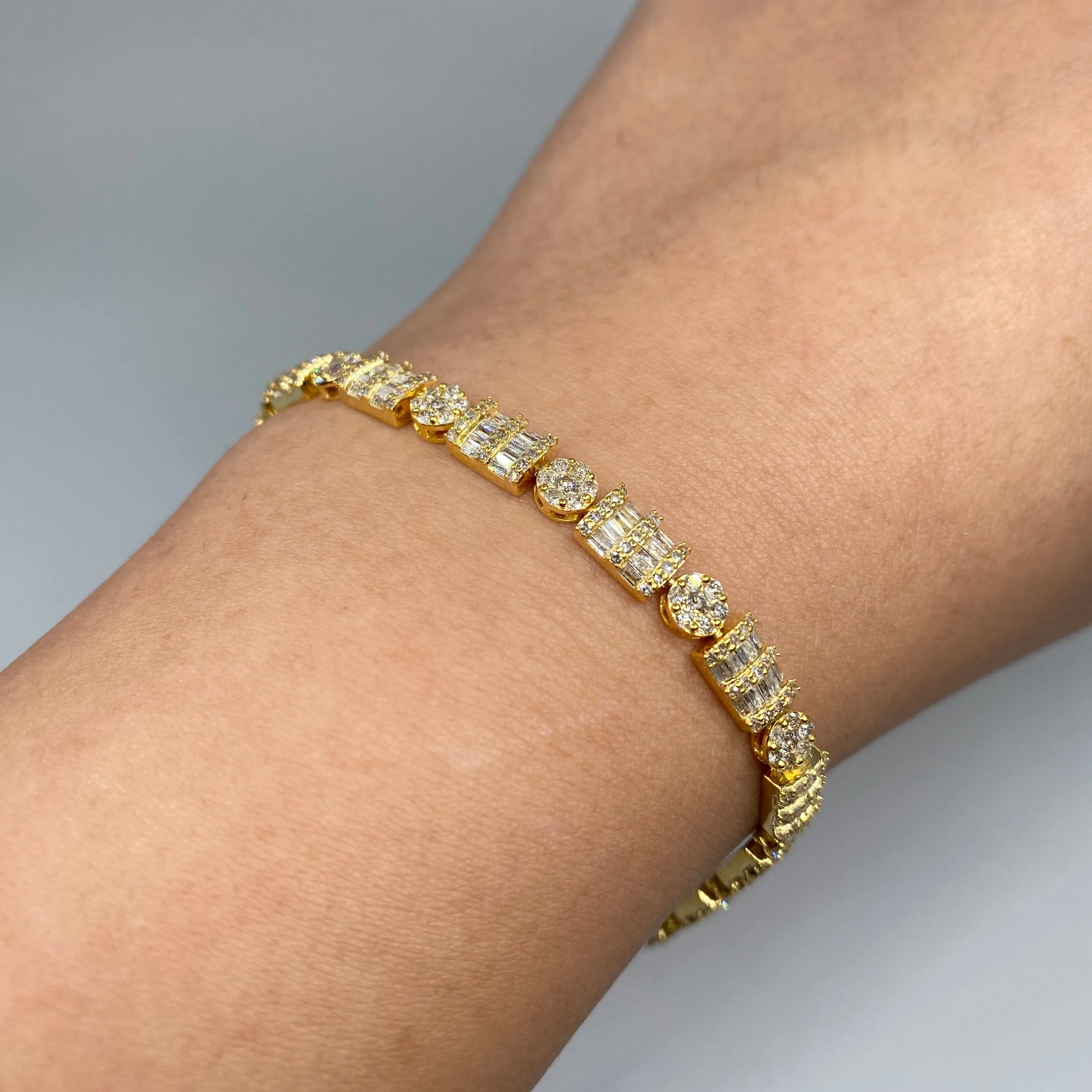 10K Diamond Rectangle Circle Bracelet
