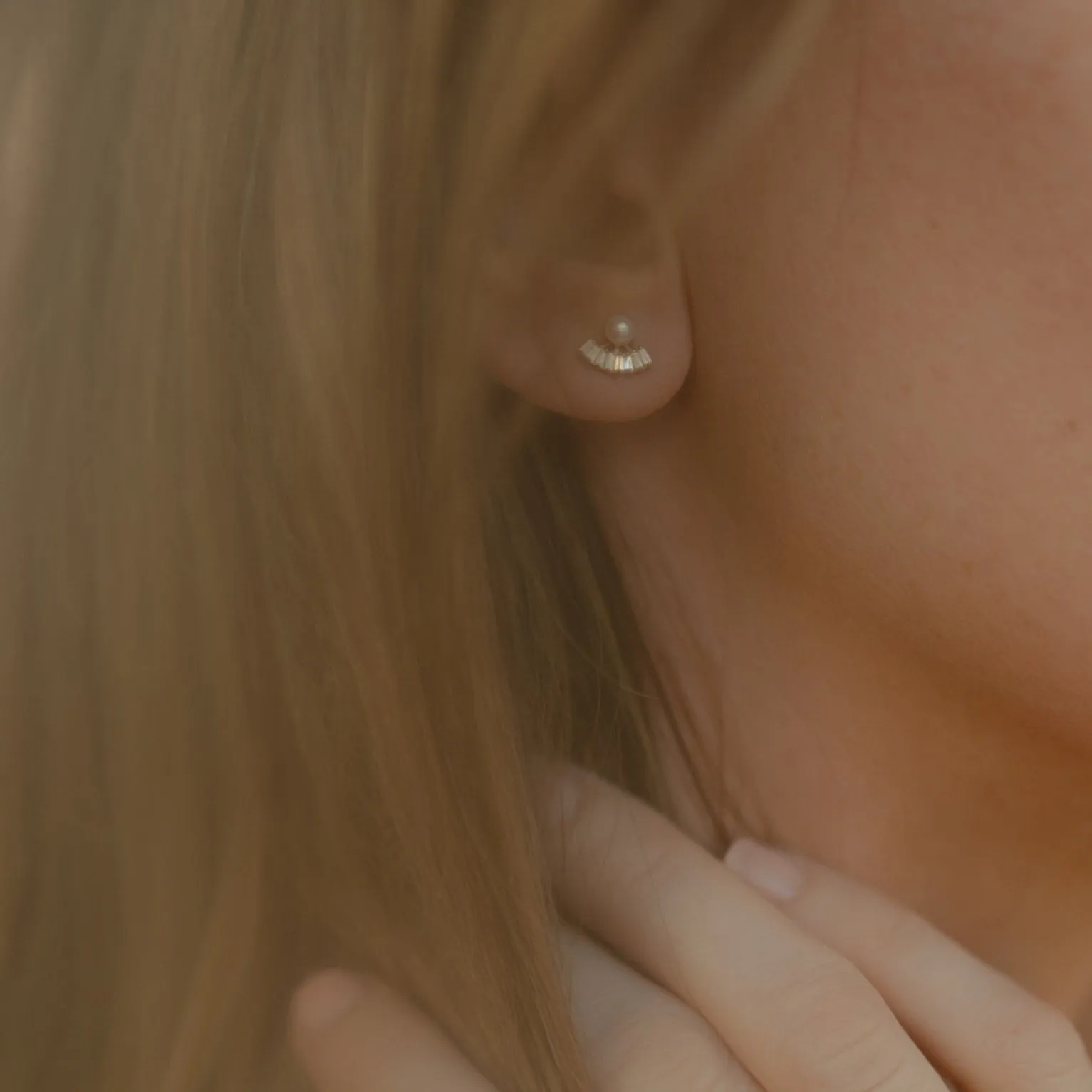 10k Solid Gold CZ Baguette Fan & Pearl Studs