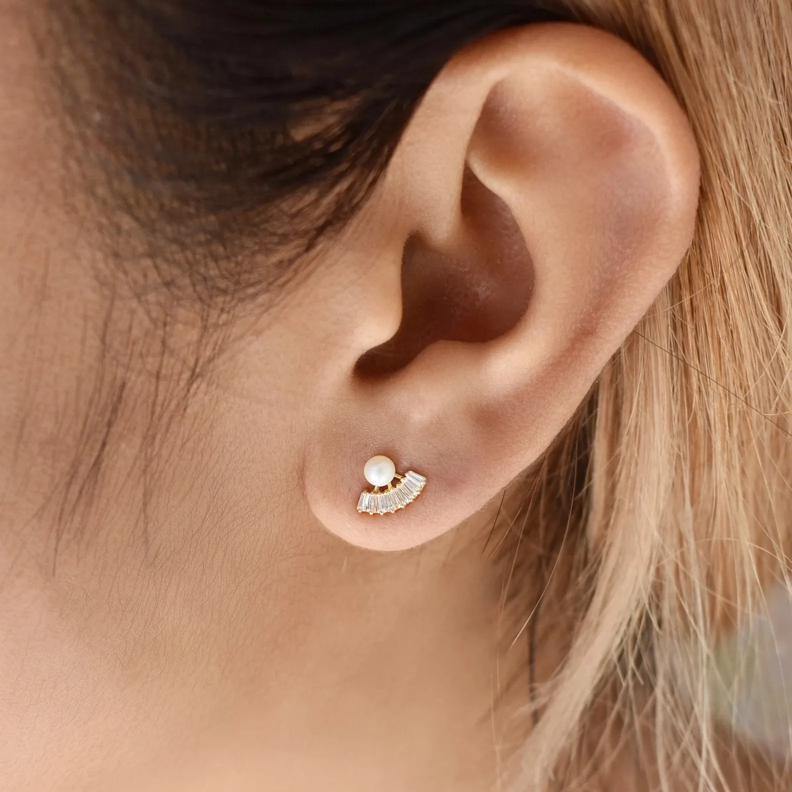 10k Solid Gold CZ Baguette Fan & Pearl Studs
