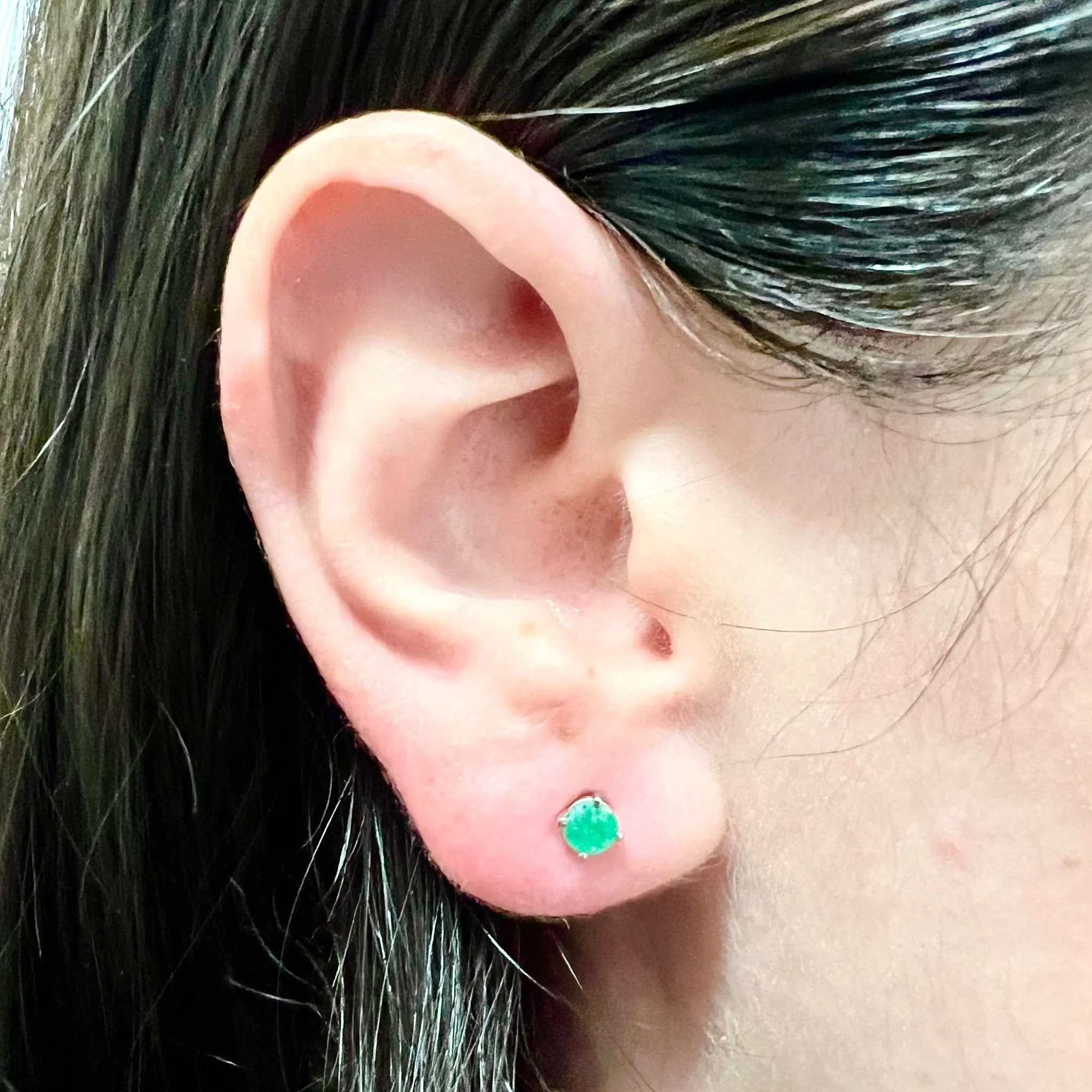 14 Karat White Gold 4.2 MM Natural Round Emerald Stud Earrings