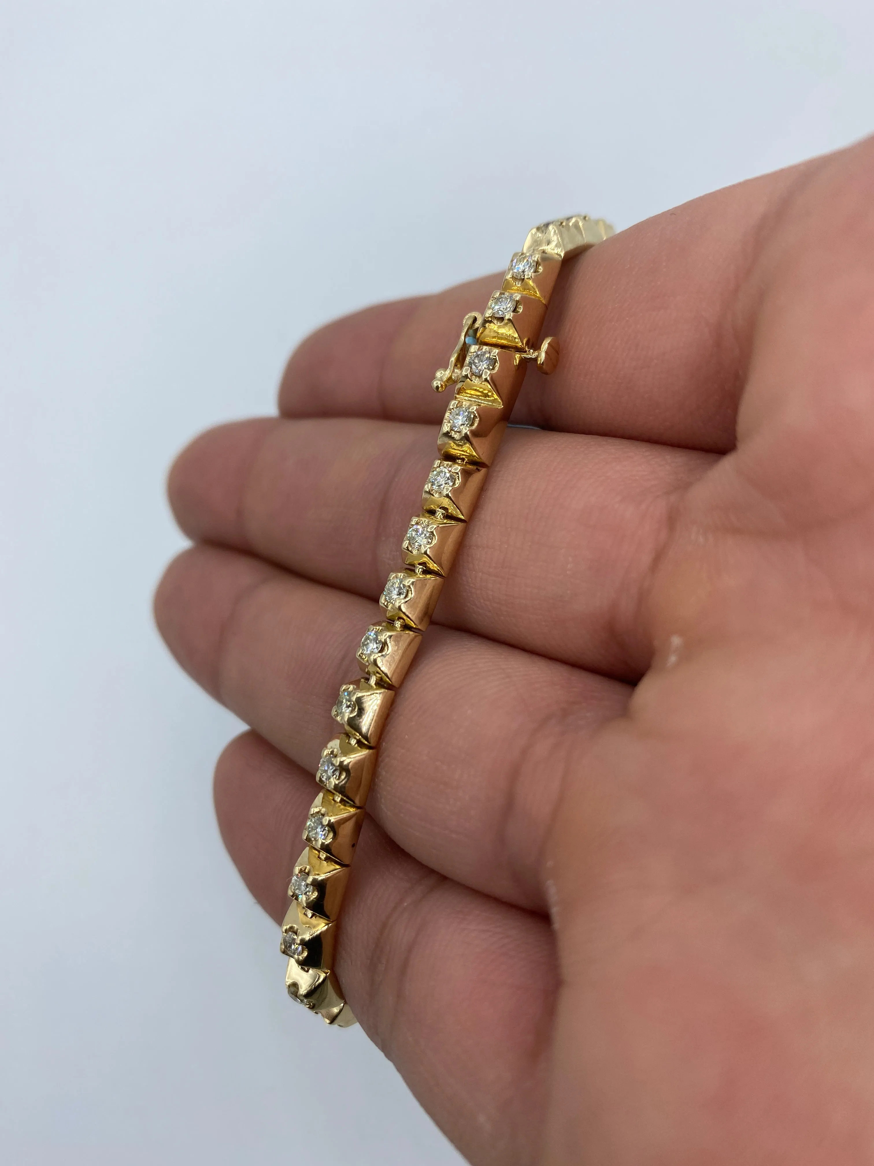 14K 5MM Castle Diamond Bracelet 8"