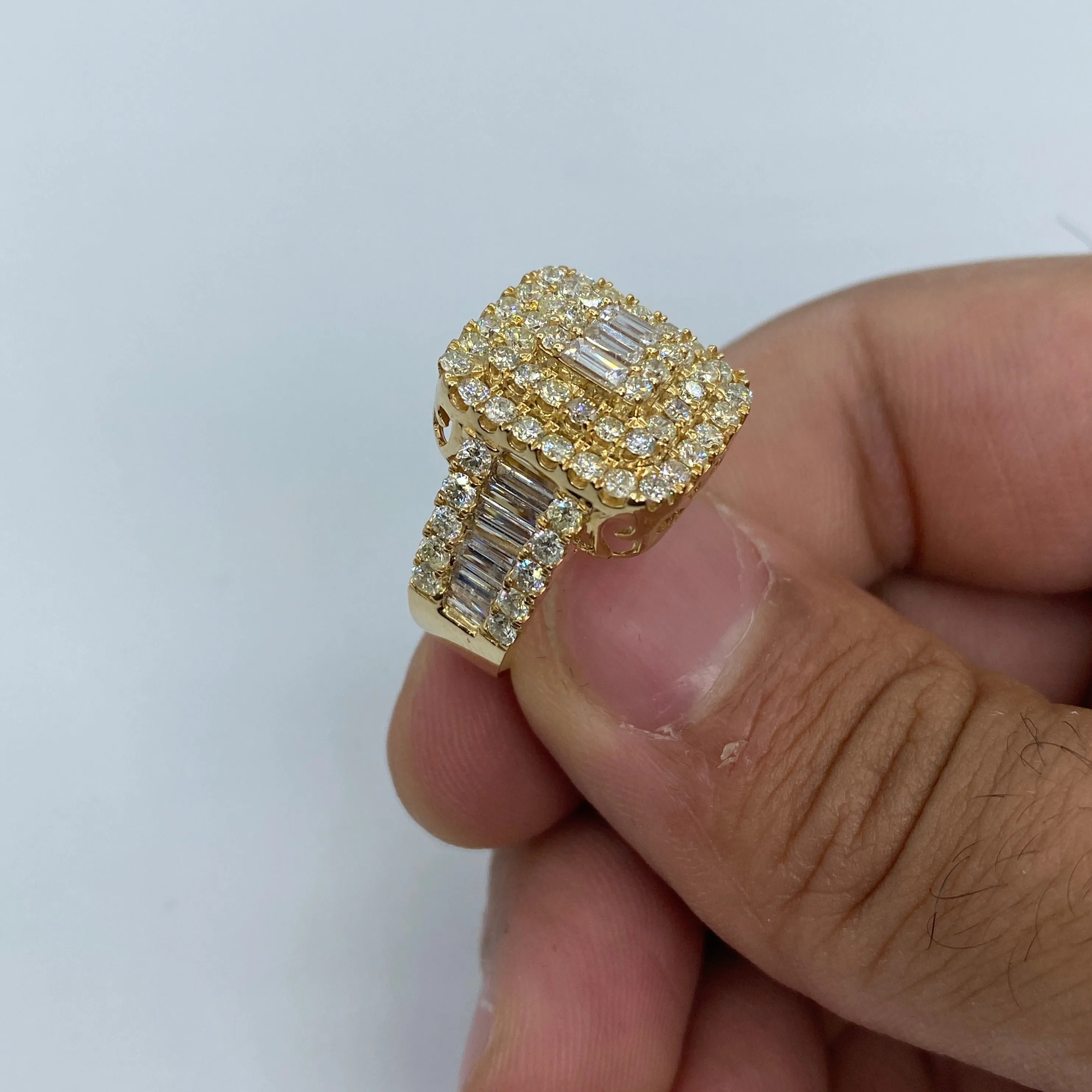 14K Rectangle Center Diamond Baguette Ring in Yellow
