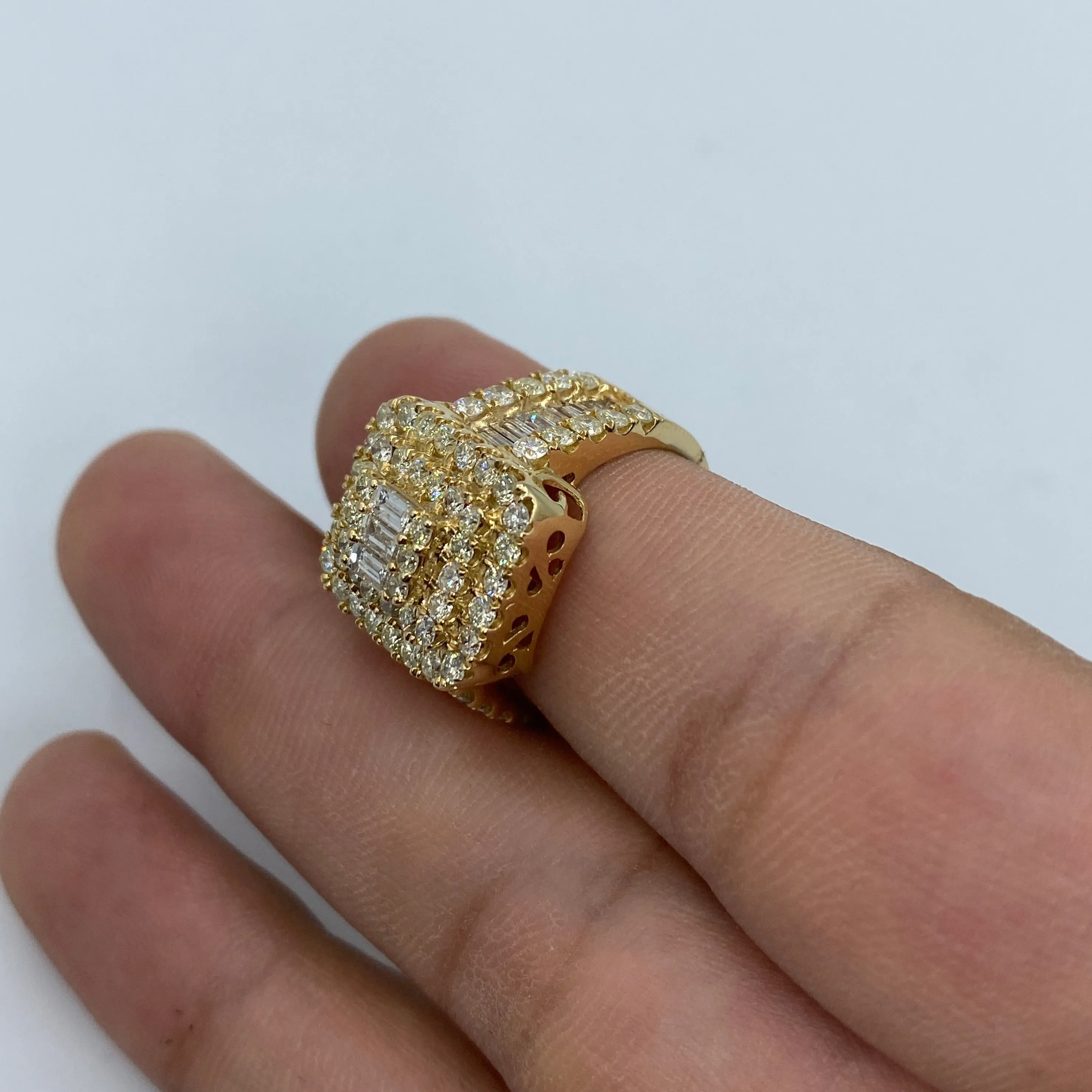 14K Rectangle Center Diamond Baguette Ring in Yellow