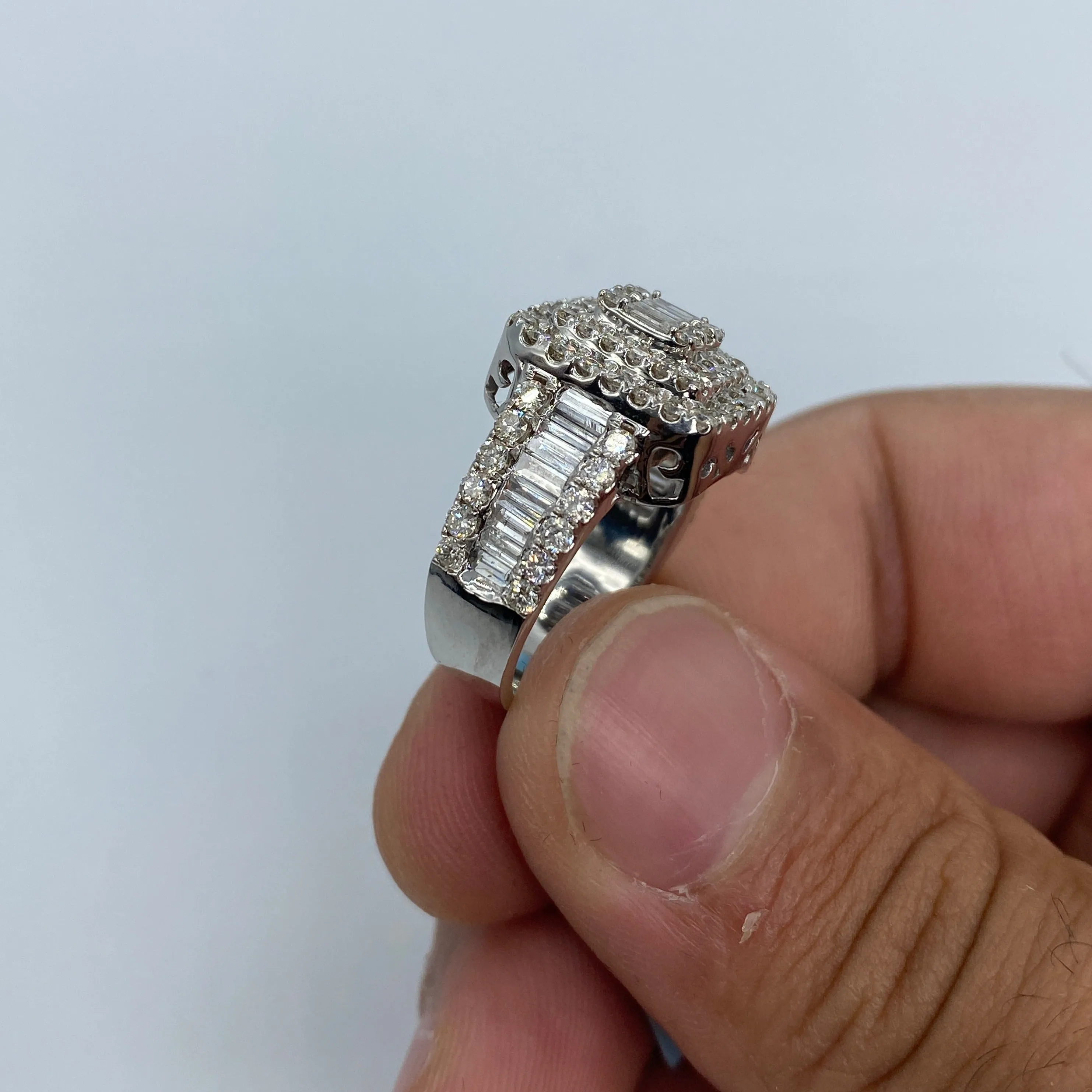 14K Rectangle Center Diamond Baguette