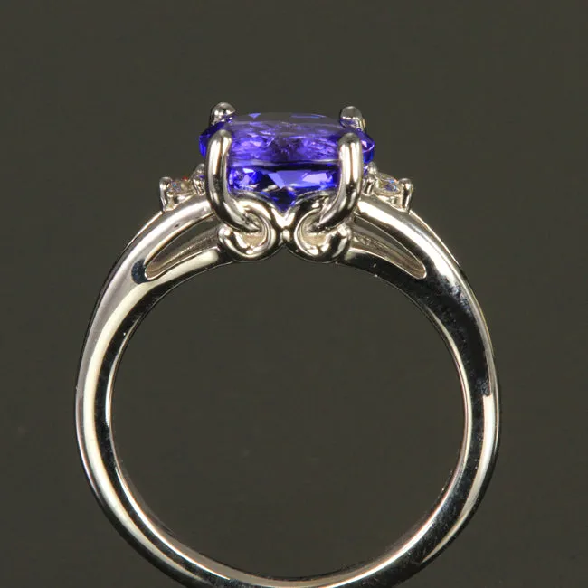 14K White Gold Oval Tanzanite & Diamond Ring