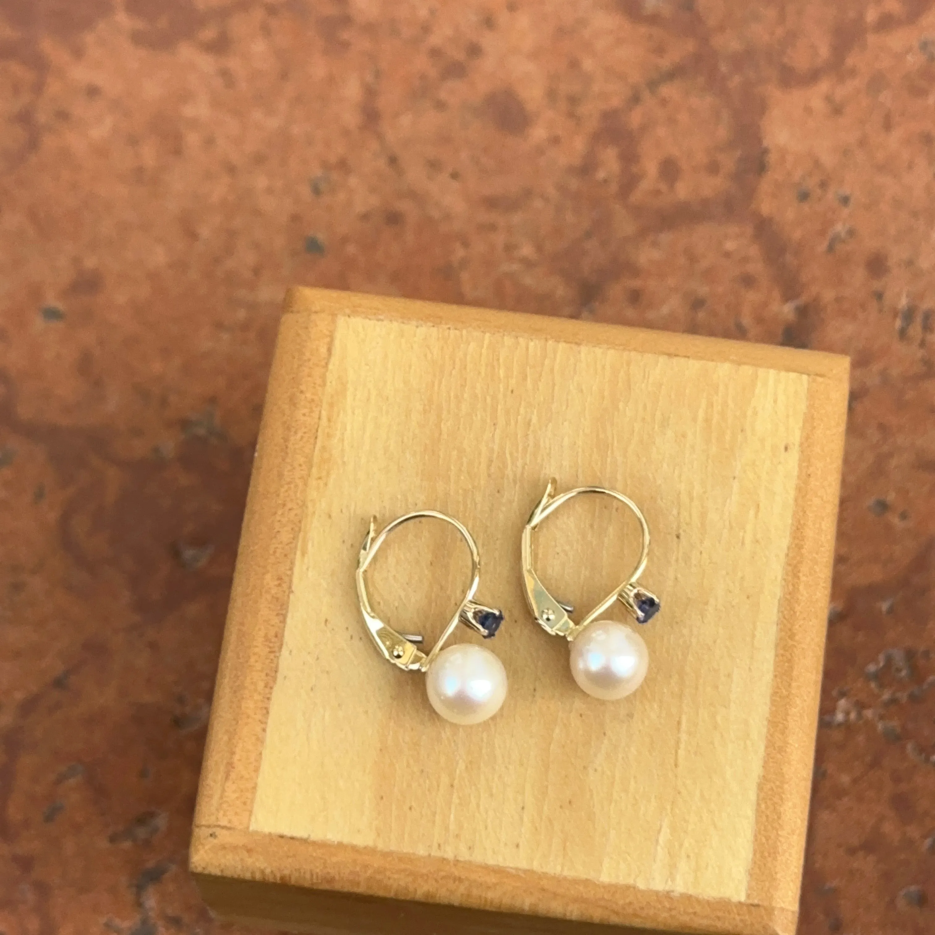 14KT Yellow Gold Blue Sapphire   Freshwater Pearl Lever Back Earrings