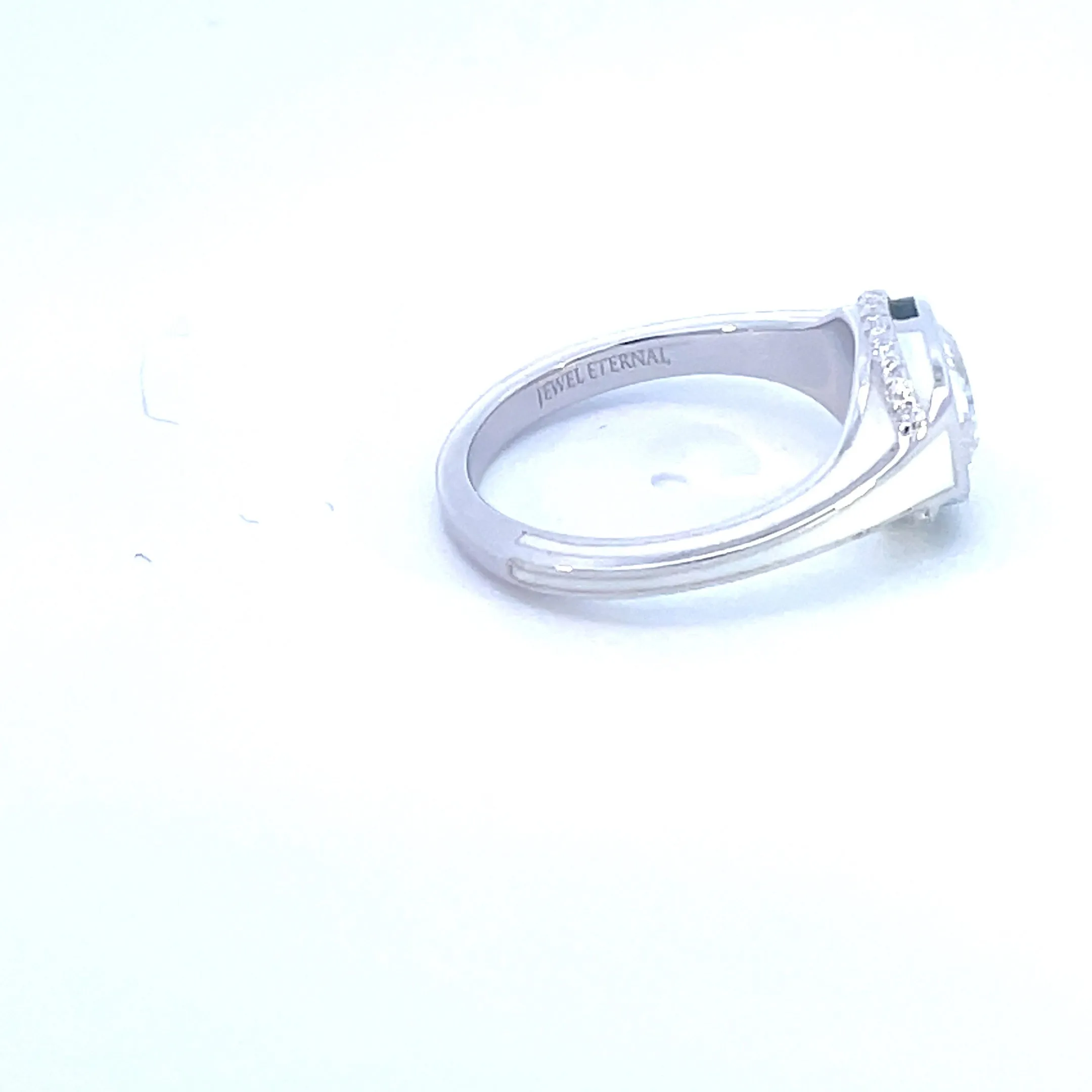 1.5ct White and Black Enamel Ring