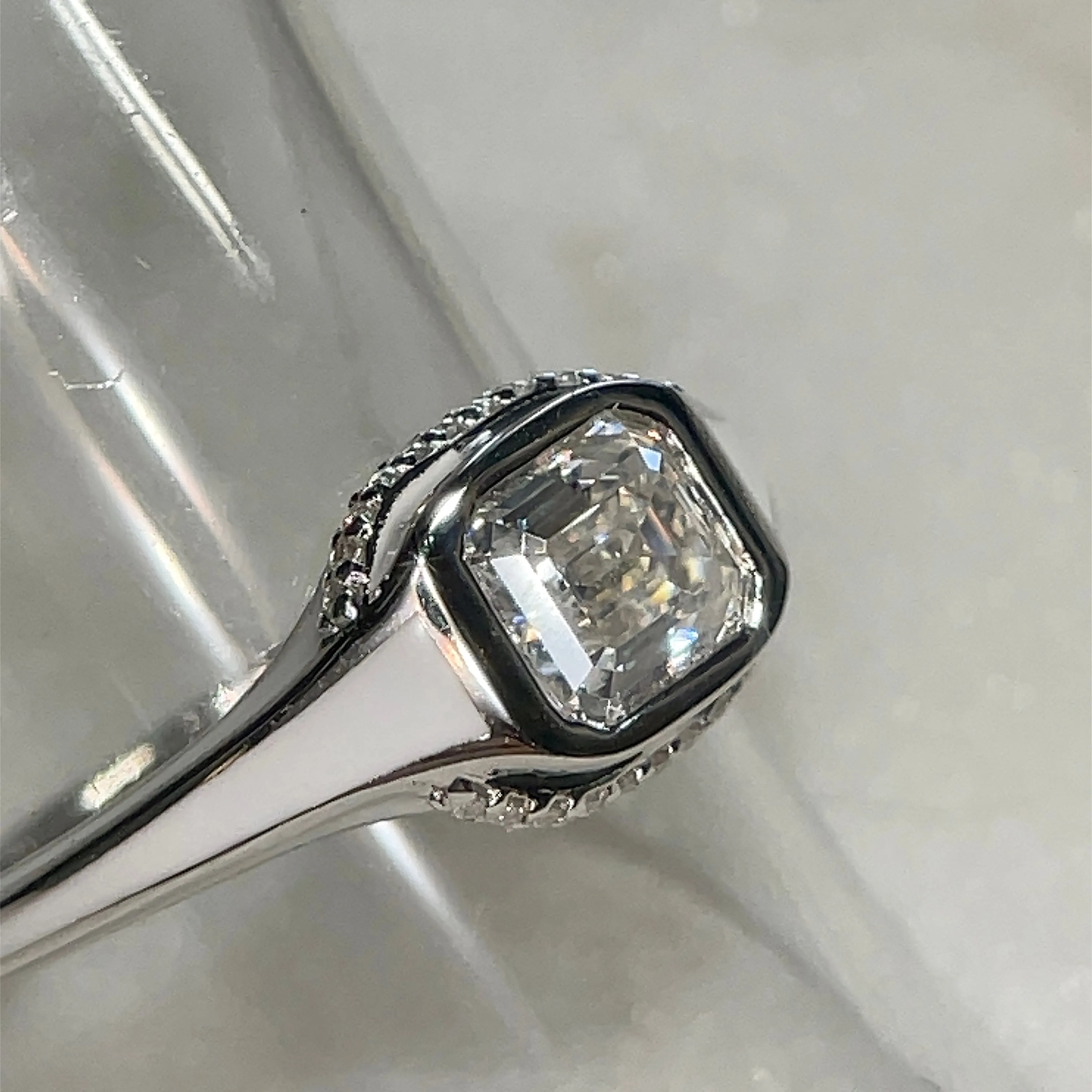 1.5ct White and Black Enamel Ring