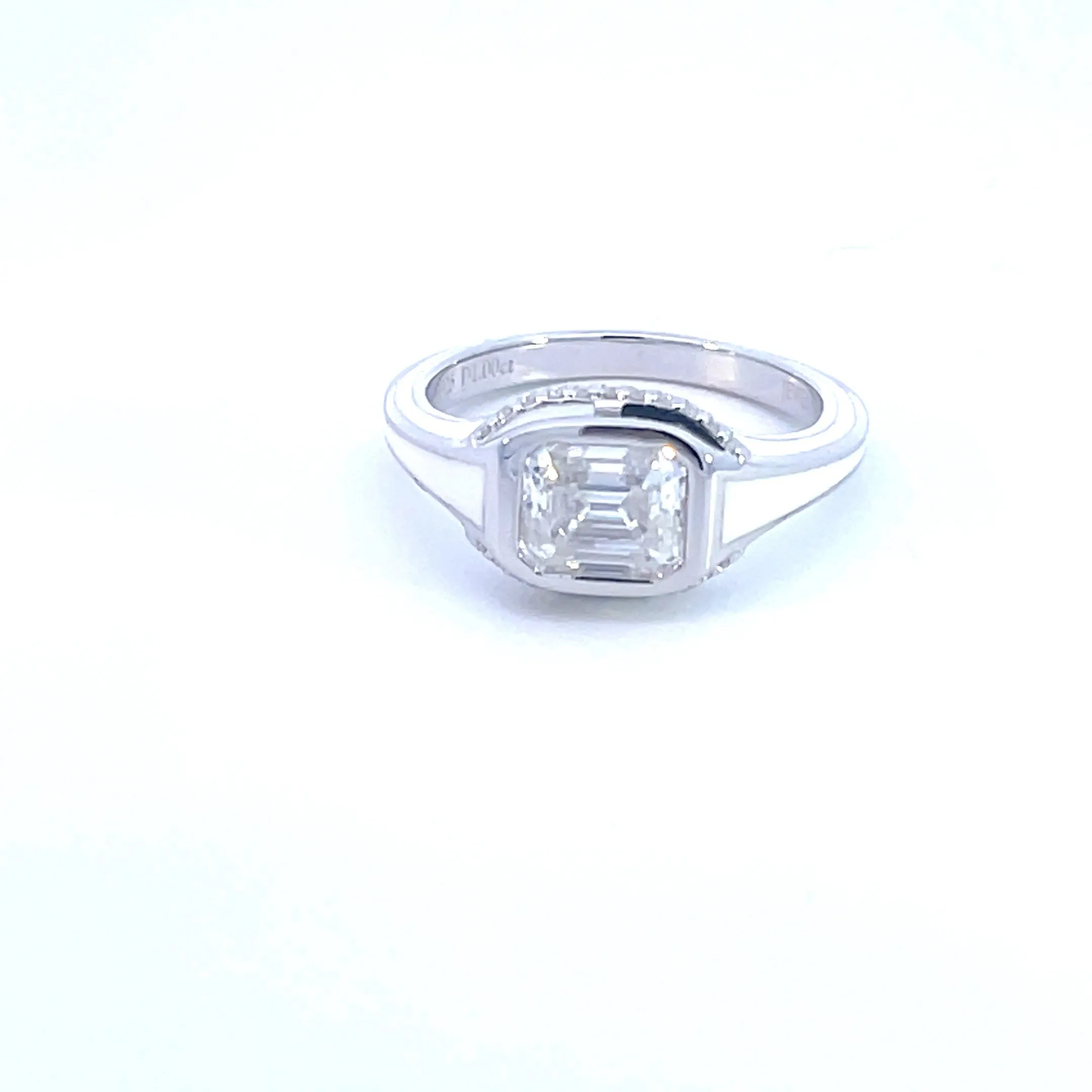 1.5ct White and Black Enamel Ring