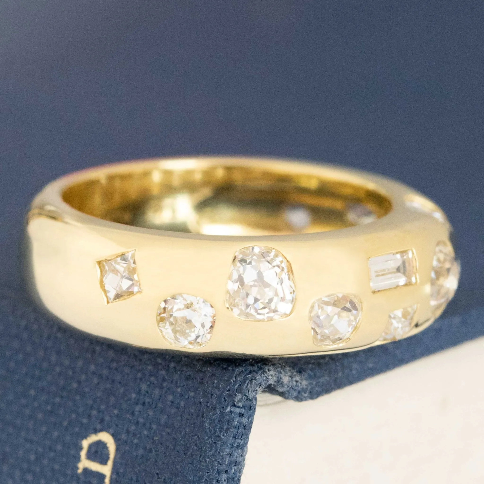 1.78ctw Mixed Cut Diamond "Scatter" Band