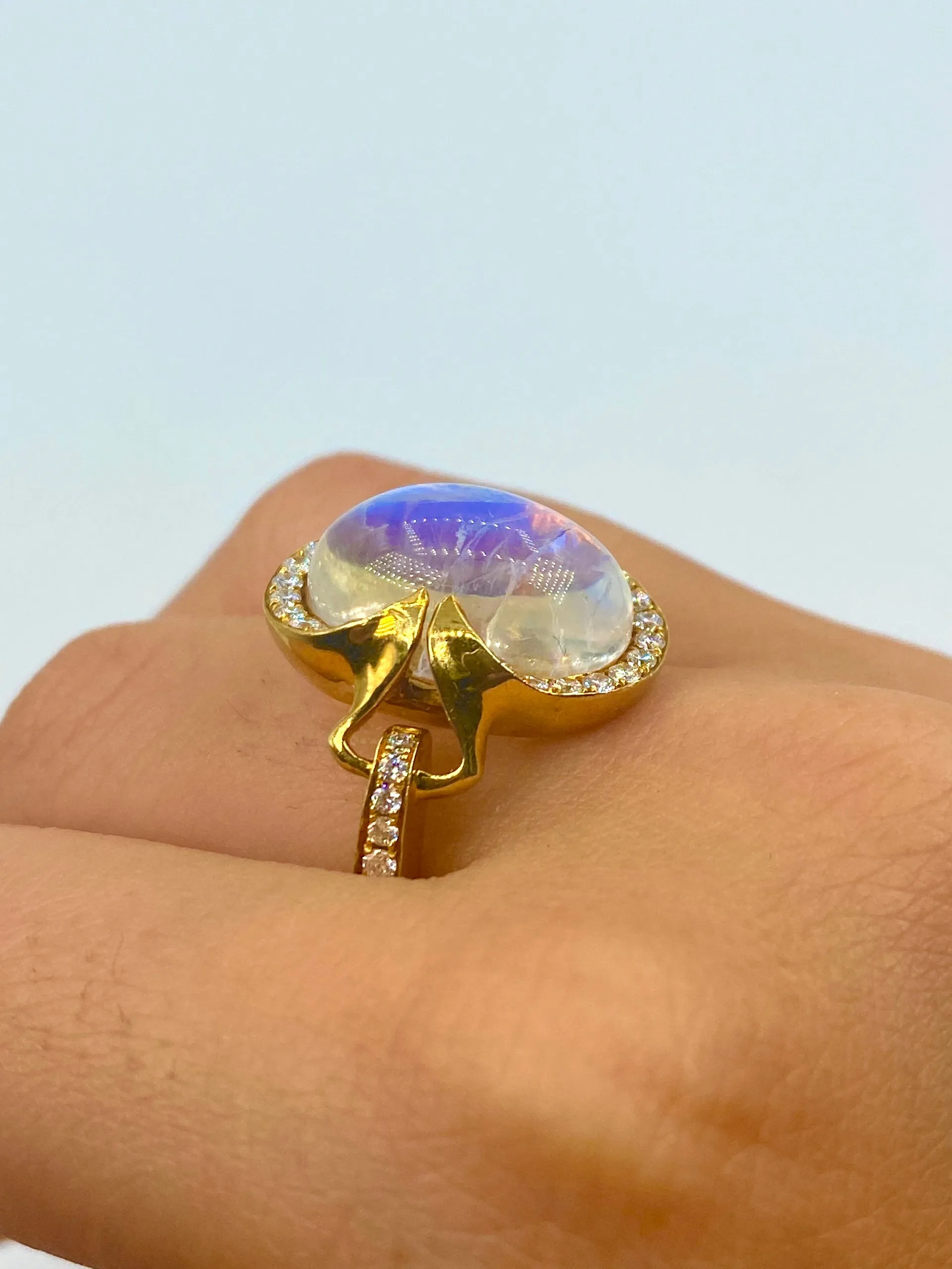 18K Gold & Diamond Oval Moonstone Ring