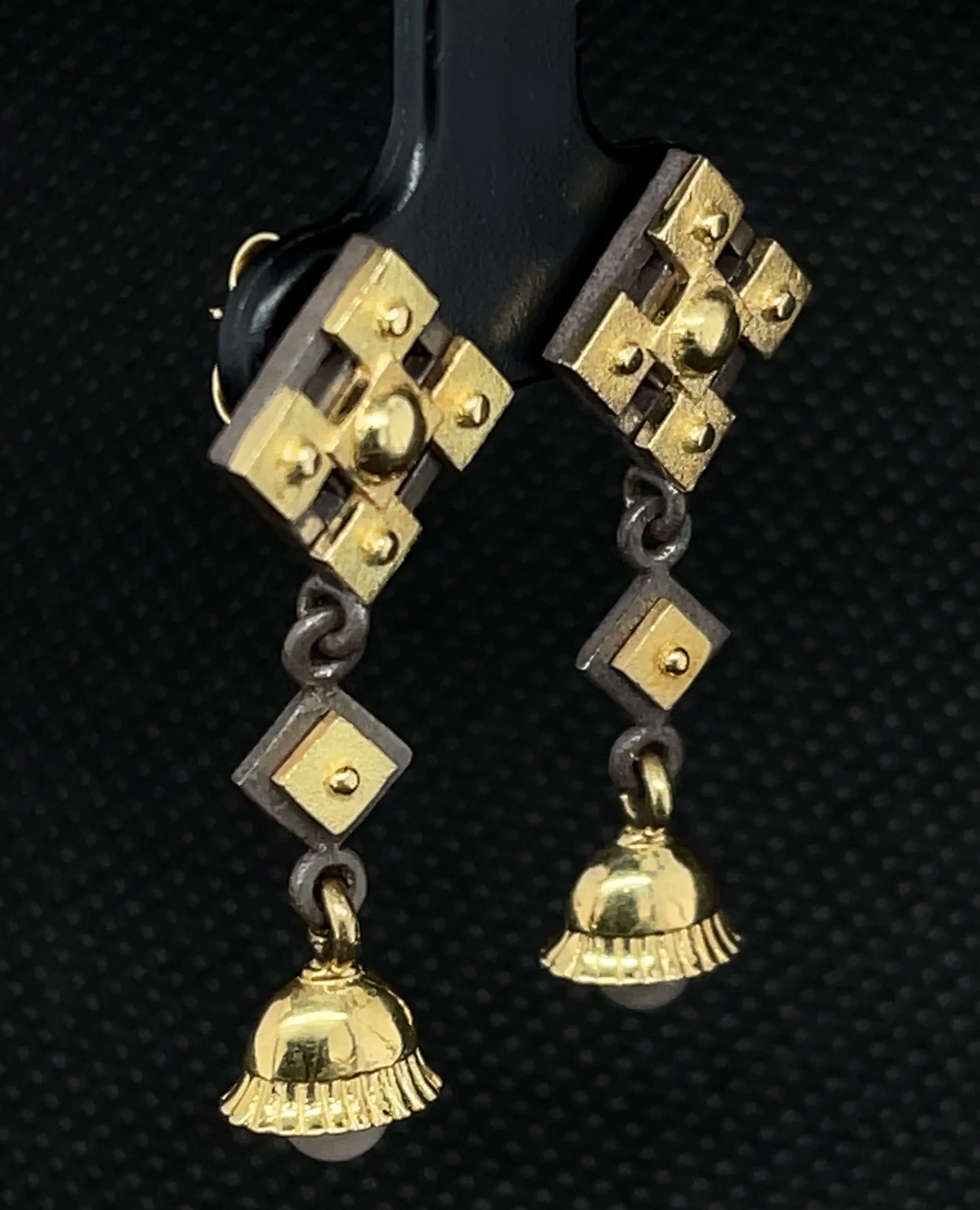 18K Yellow Gold and Silver Dangle Earrings with Pearls