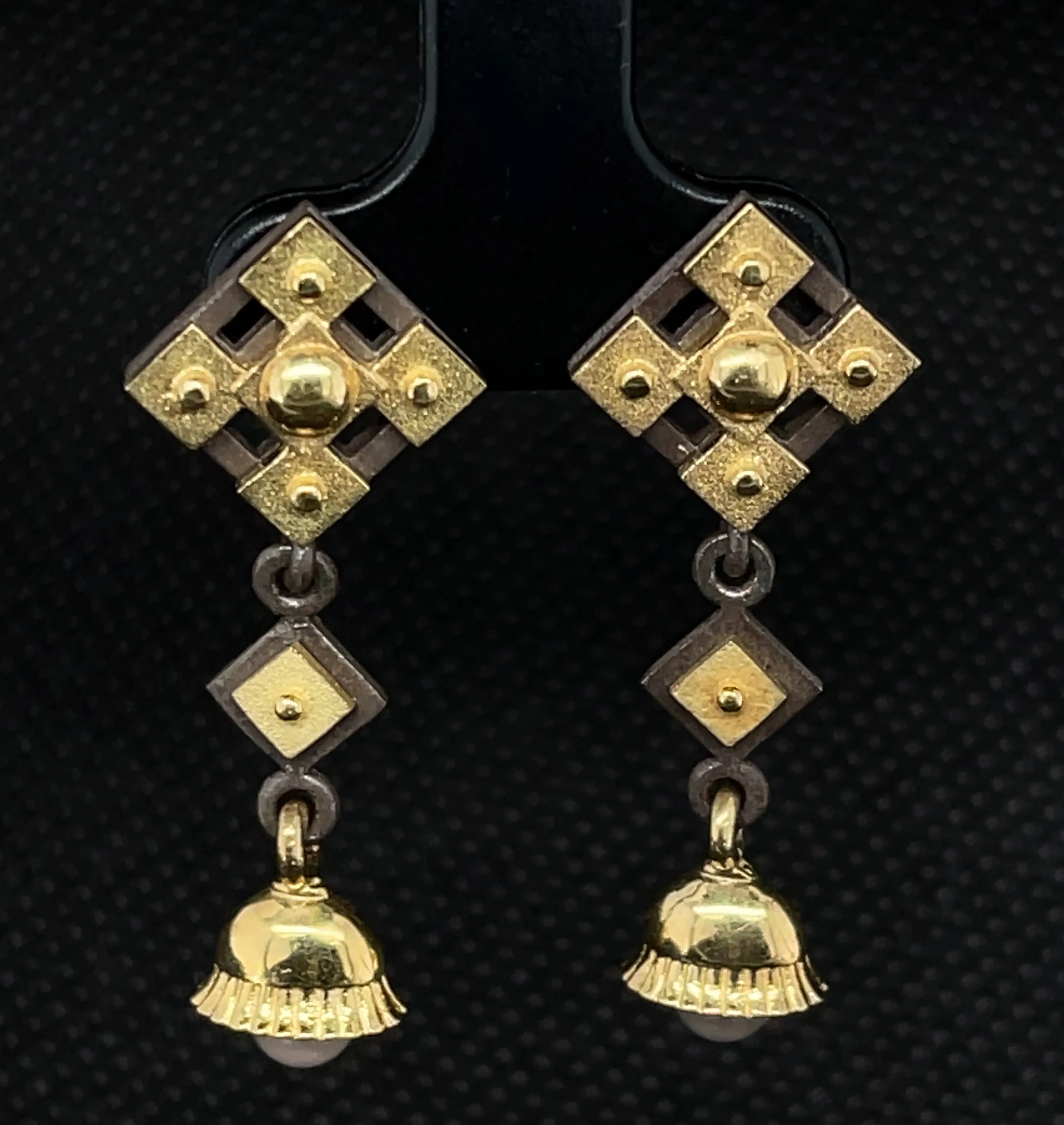 18K Yellow Gold and Silver Dangle Earrings with Pearls