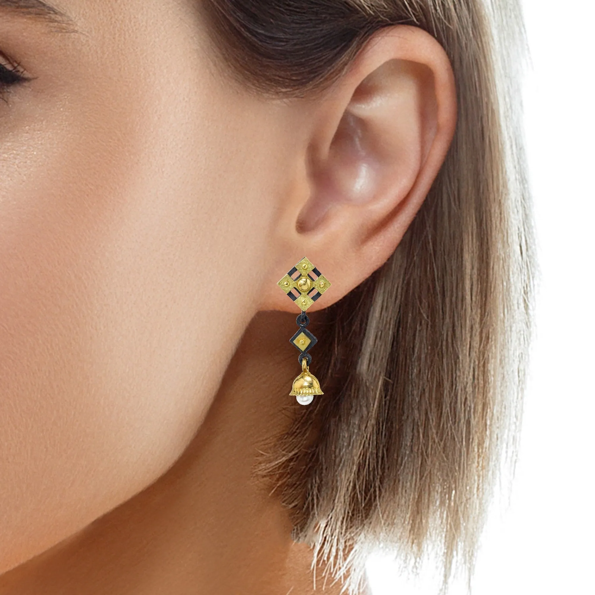 18K Yellow Gold and Silver Dangle Earrings with Pearls