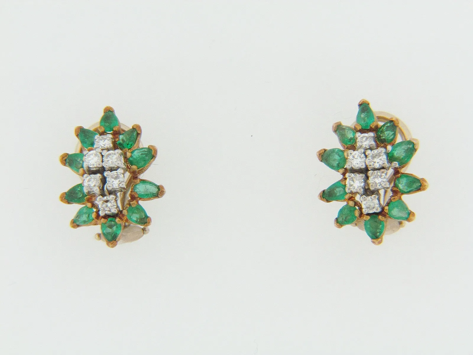 18K-YG EMERALD AND DIAMOND EARRINGS