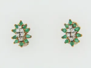 18K-YG EMERALD AND DIAMOND EARRINGS