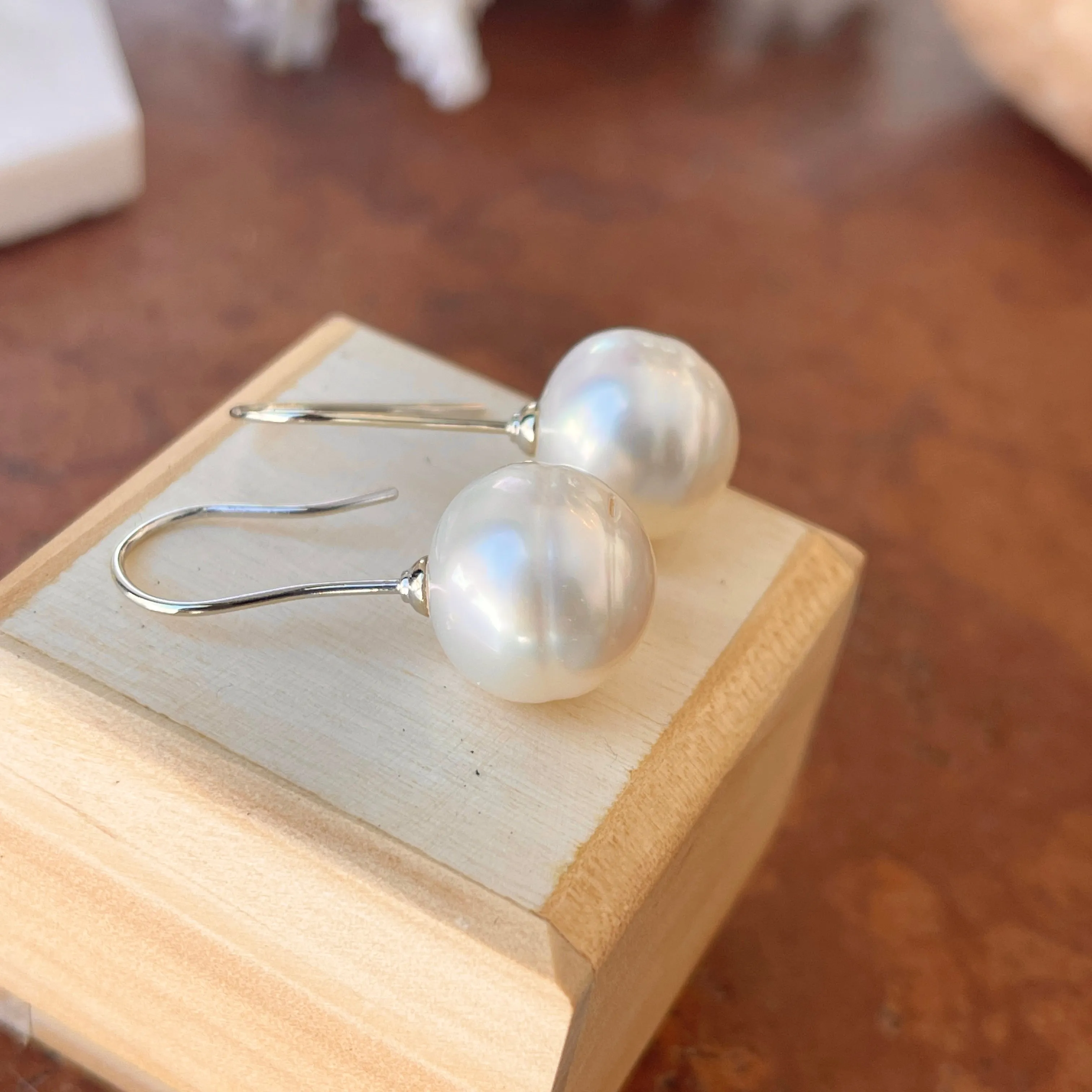 18KT White Palladium Paspaley Pearl Shepherd Hook Drop Earring 14mm