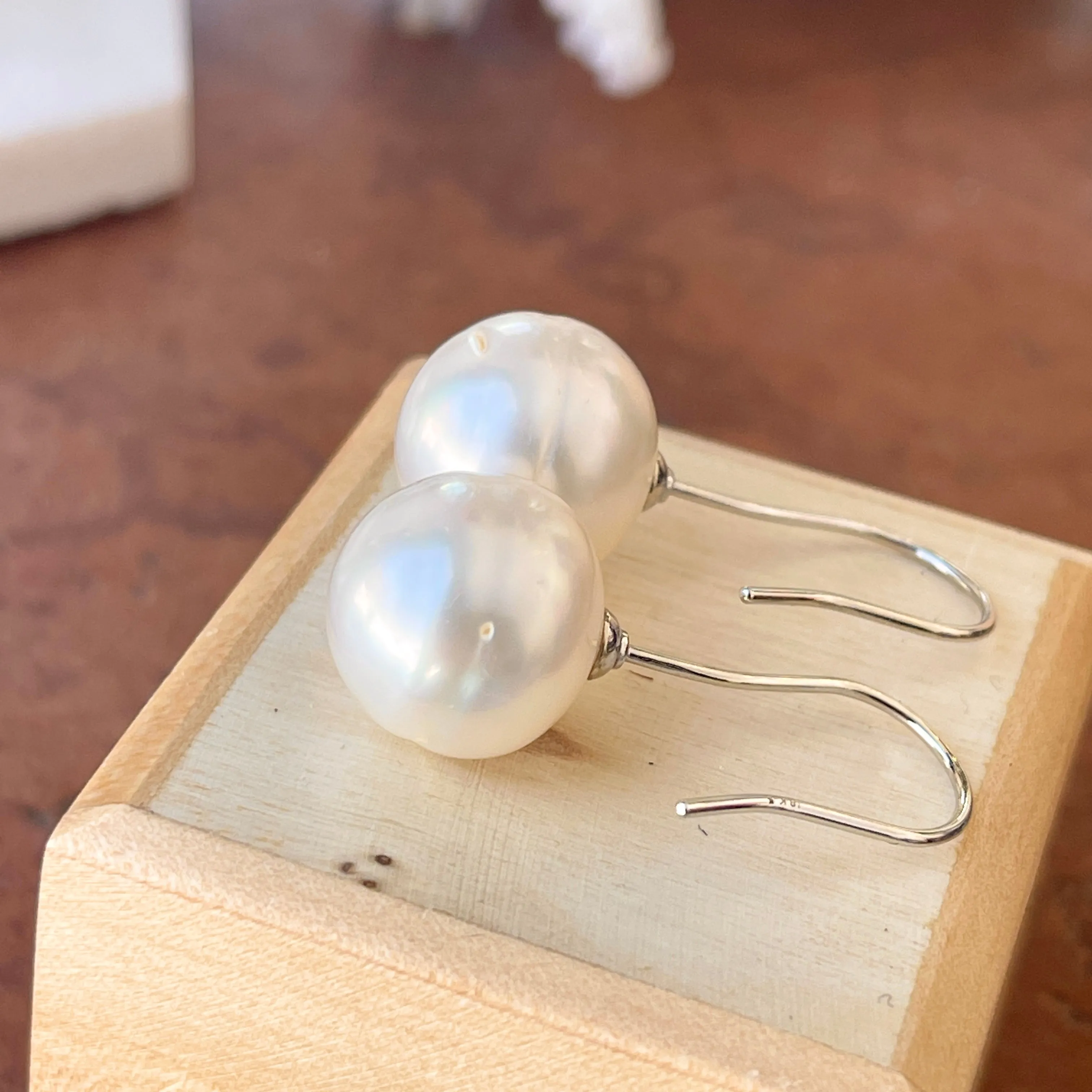 18KT White Palladium Paspaley Pearl Shepherd Hook Drop Earring 14mm