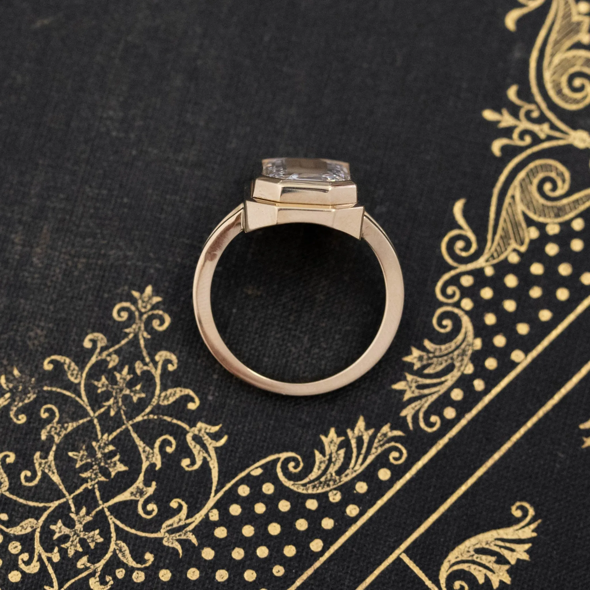 3.07ct Portrait Cut Diamond Locket Ring, GIA H VS2
