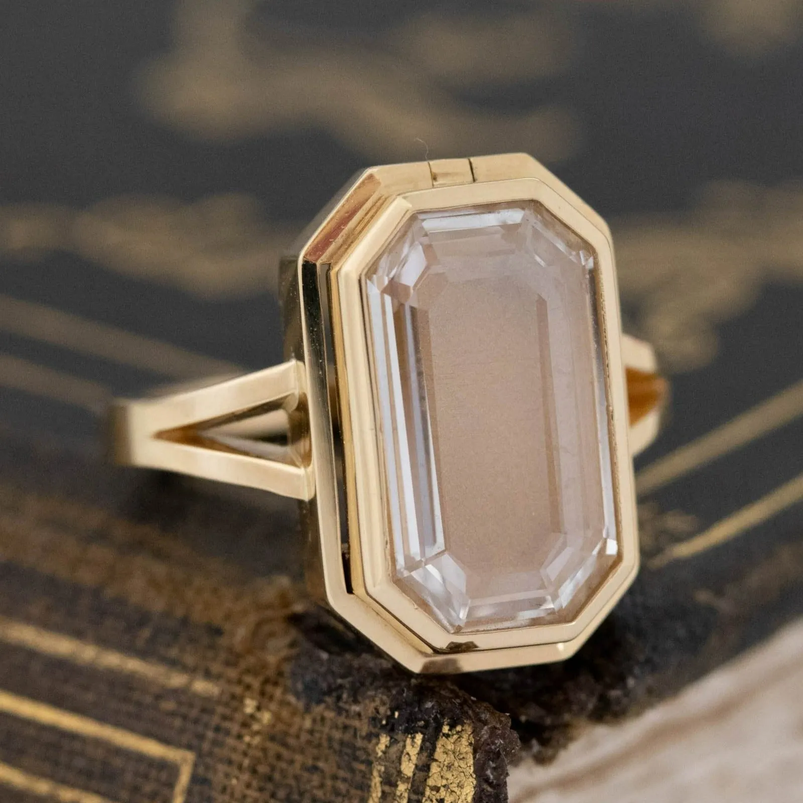 3.07ct Portrait Cut Diamond Locket Ring, GIA H VS2