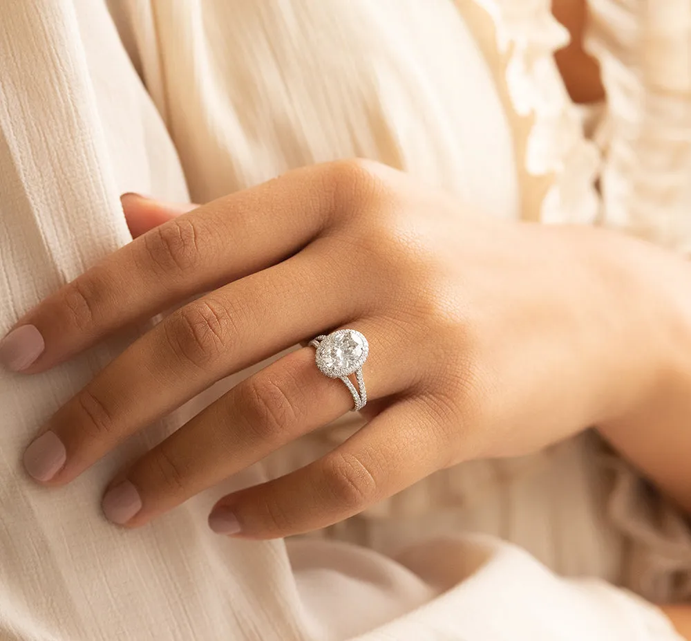 3.21 cttw. Oval Cut Diamond Ring