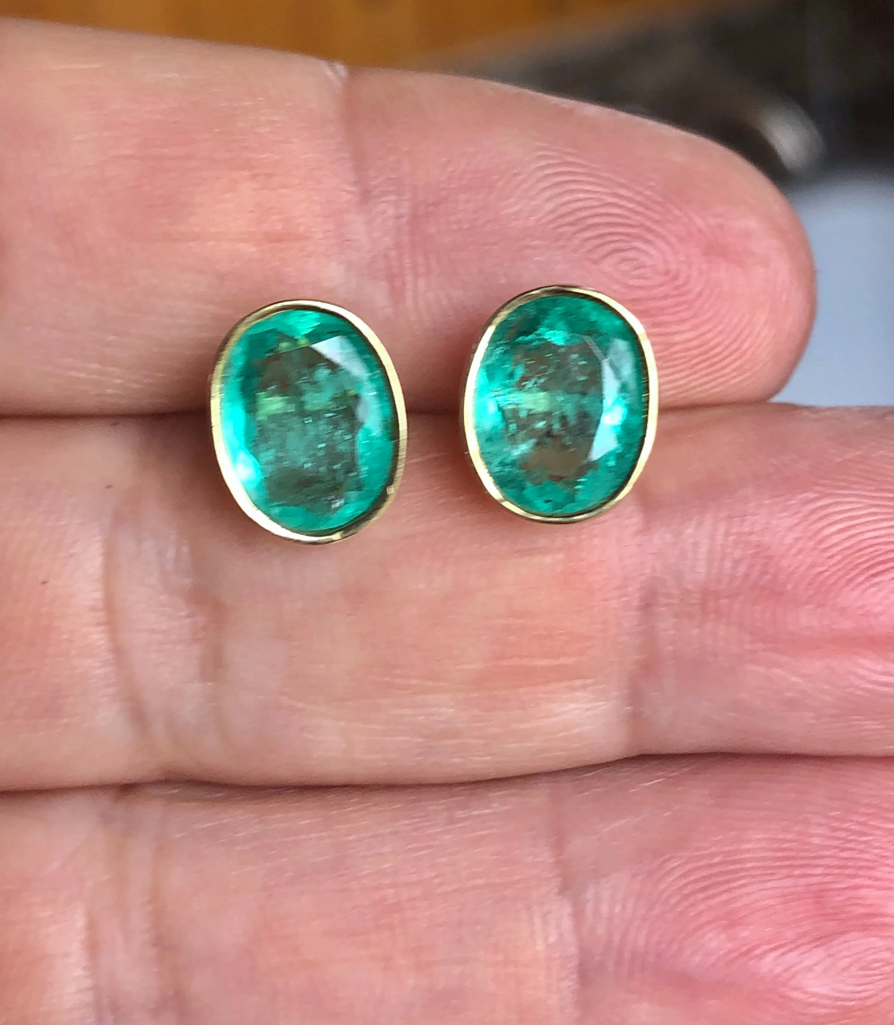 6.00 Carat Natural Colombian Emerald Stud Earrings 18 Karat Gold