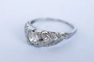 ART DECO DIAMOND RING WITH OLD EUROPEAN CUT