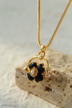 Black Agate Clover Pendant Necklaces