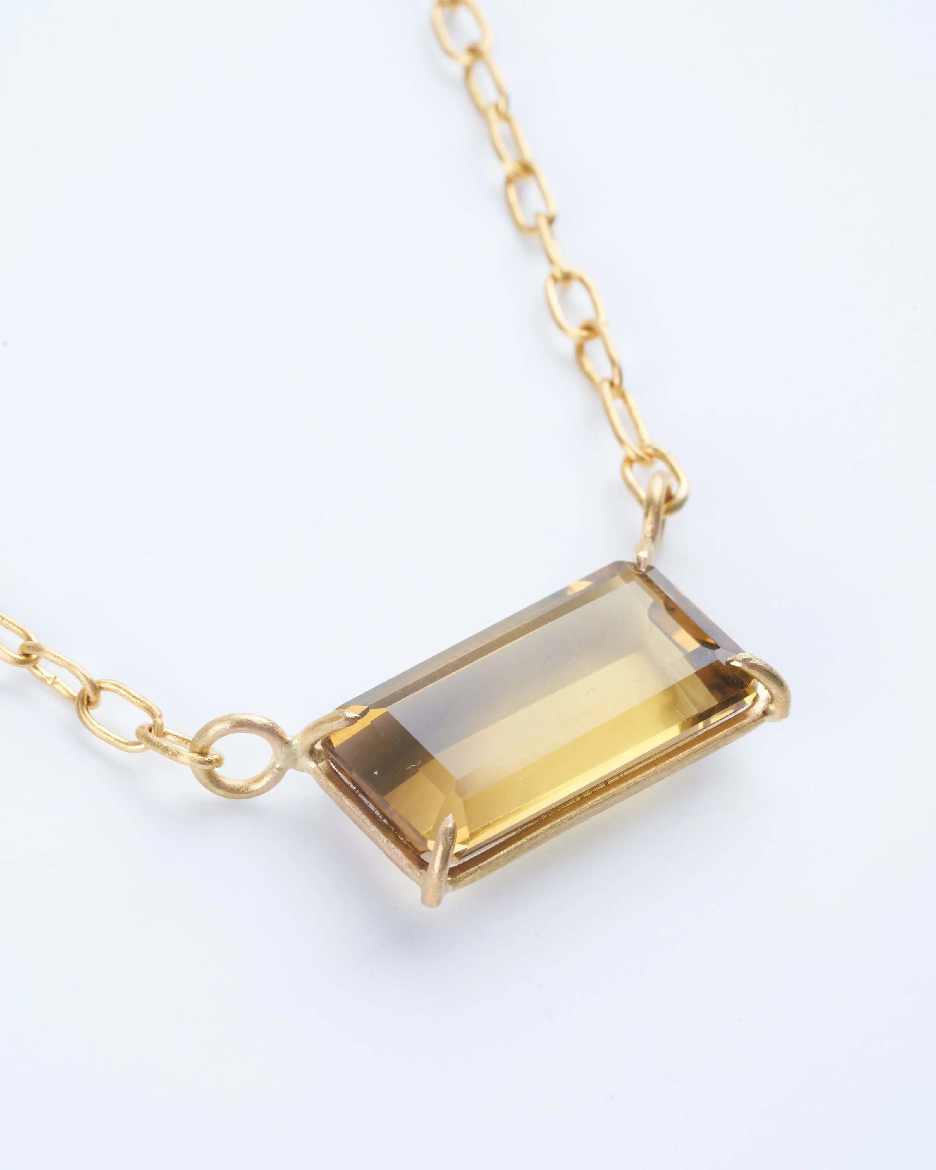 citrine emerald cut bar pendant necklace - gold/ green