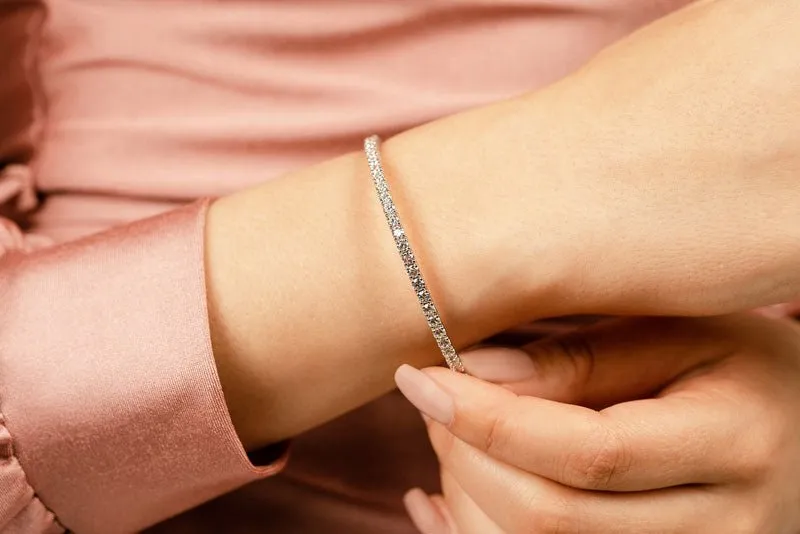 Classic Prong Set Diamond Bangle with 2.48 ct.(finished) 2mm