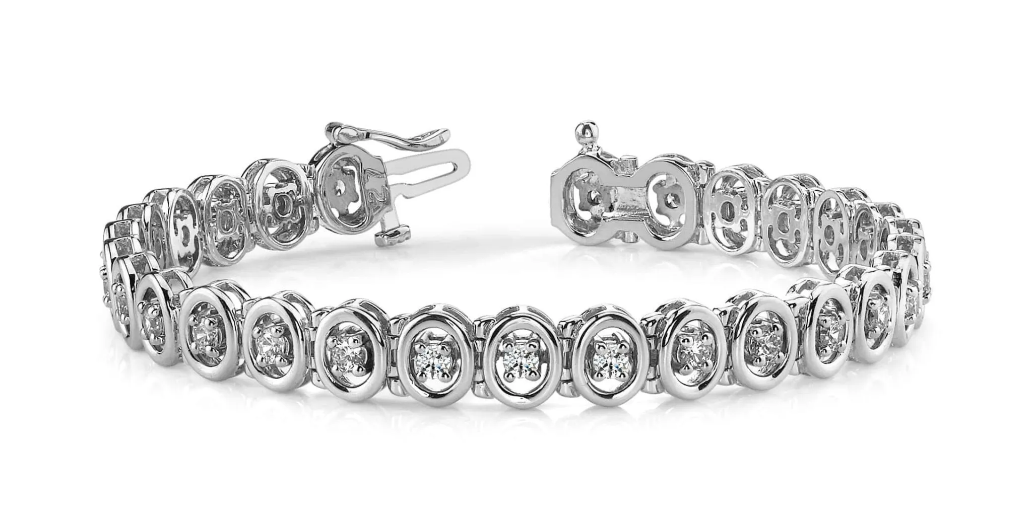 Classic Two Tone Oval Link Diamond Bracelet with 2.24 ct.(finished) 2.75mm