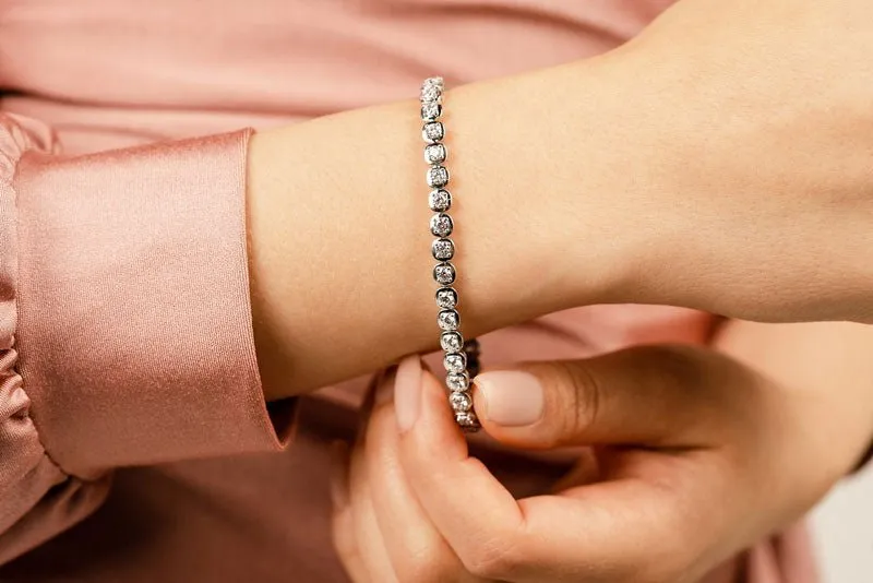 Cushion Inspired Round Lab-Grown Diamond Bracelet with 5.04 ct.(finished) 3.3mm