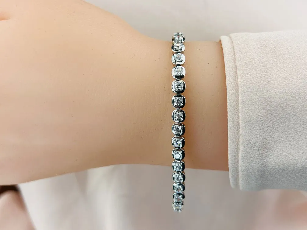 Cushion Inspired Round Lab-Grown Diamond Bracelet with 5.04 ct.(finished) 3.3mm