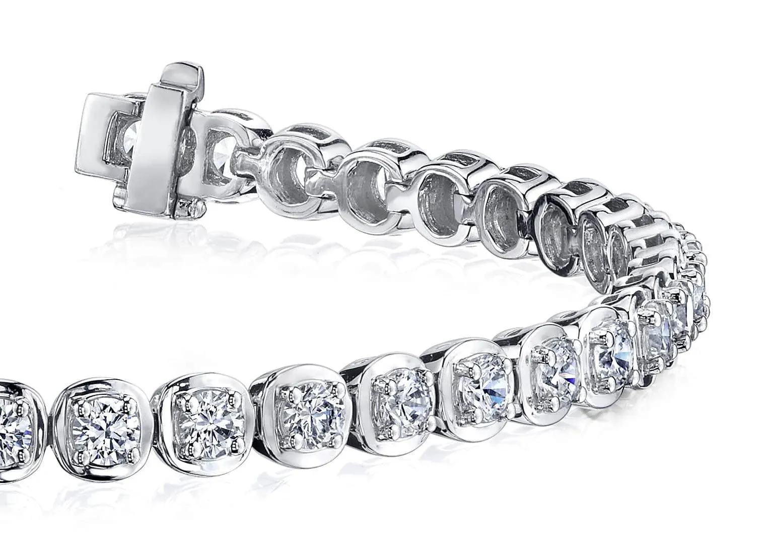 Cushion Inspired Round Lab-Grown Diamond Bracelet with 5.04 ct.(finished) 3.3mm