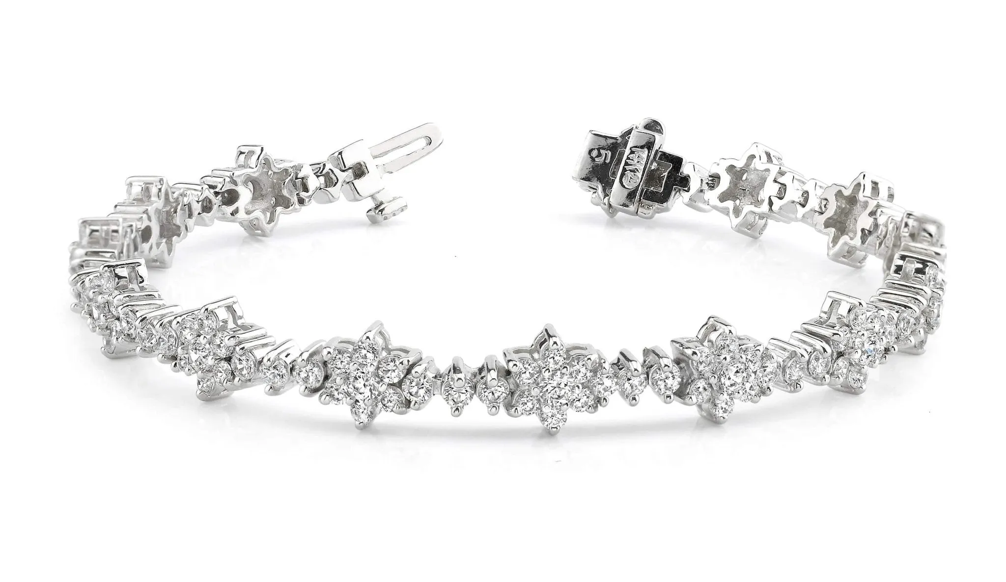 Diamond Cluster Diamond Bracelet with 5.10 ct.(finished) 1.9mm, 2.2mm, 2.6mm