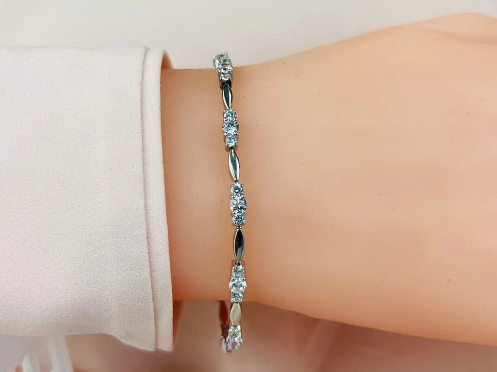 Elliptical Link Diamond Bracelet with 2.05 ct.(finished) 2mm, 3mm