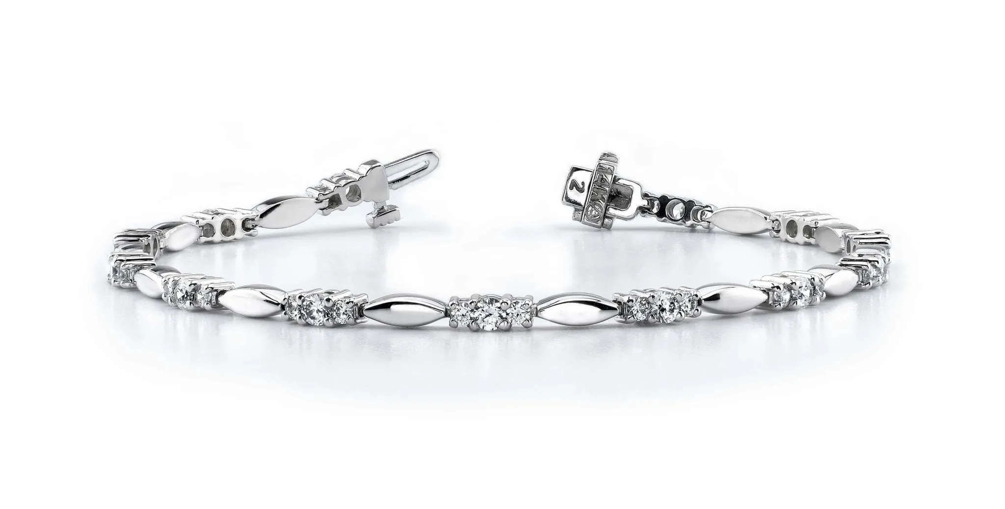 Elliptical Link Diamond Bracelet with 2.05 ct.(finished) 2mm, 3mm