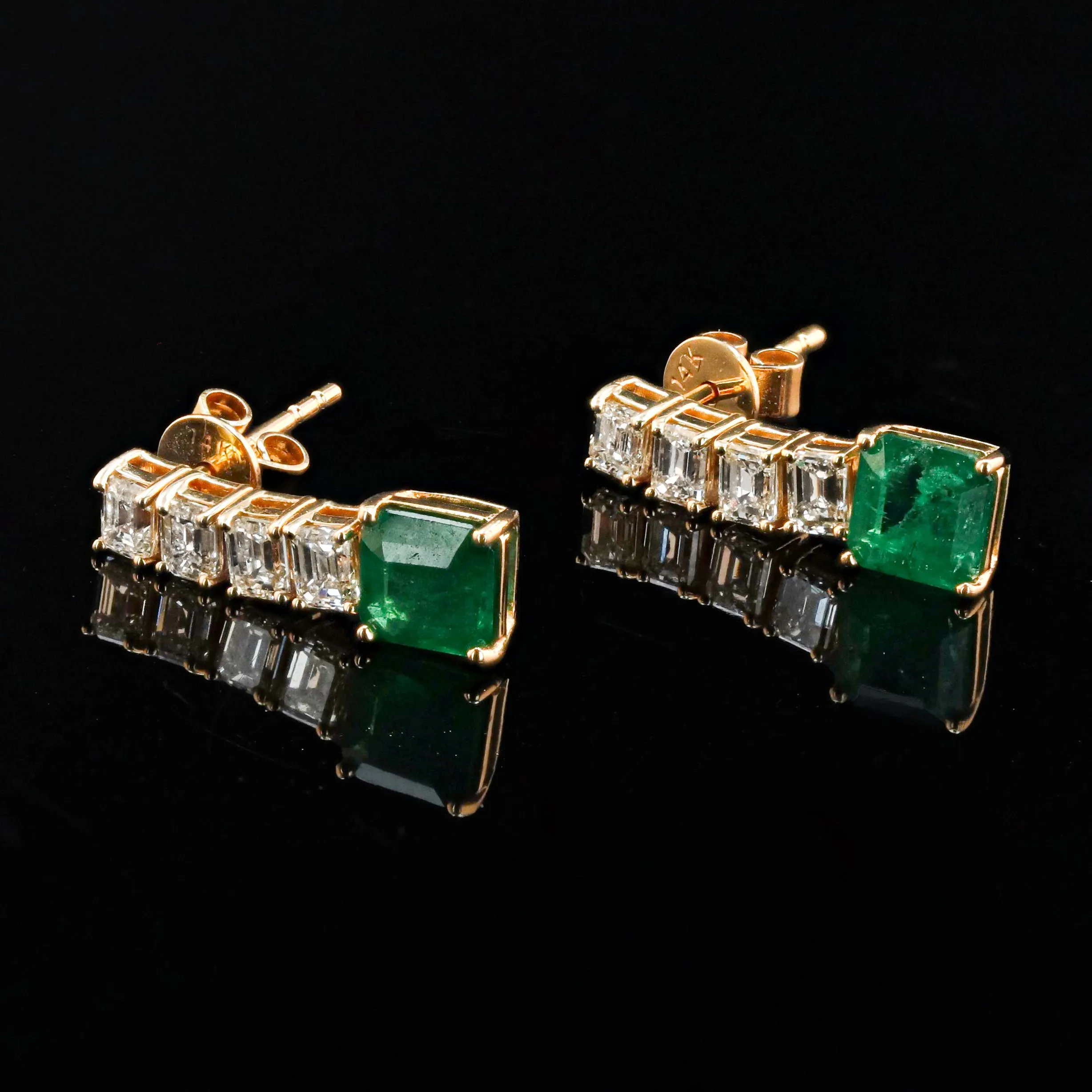 EMERALD AND DIAMOND DANGLE EARRINGS