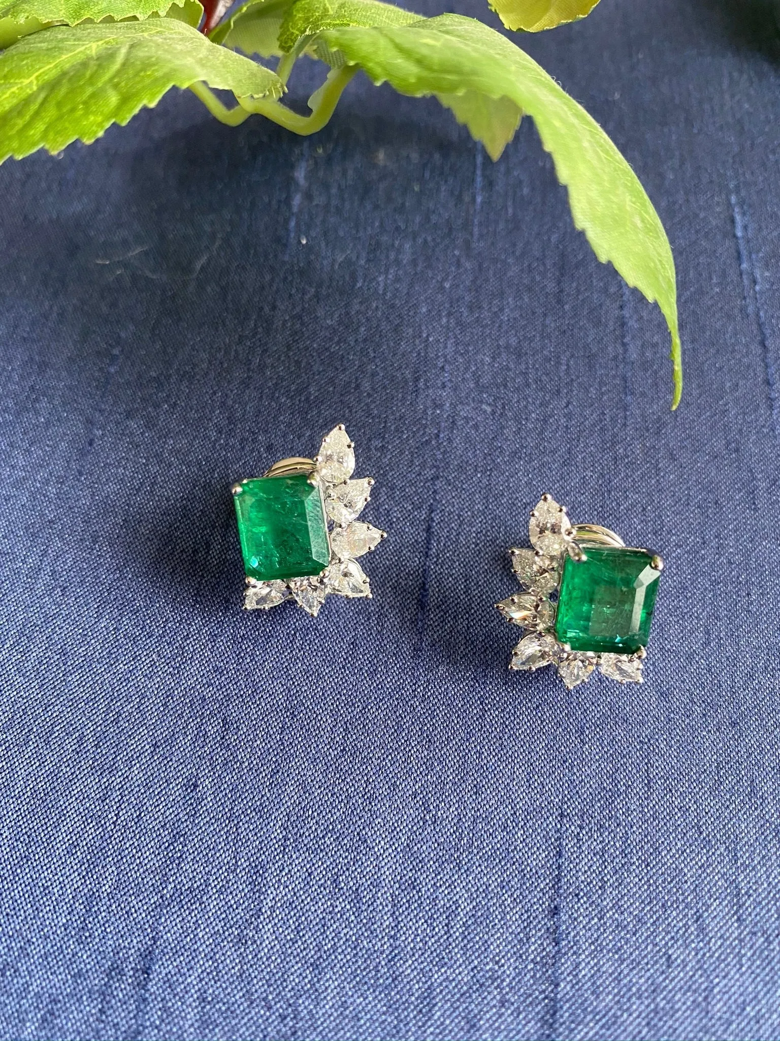 Emerald and Diamond Earring