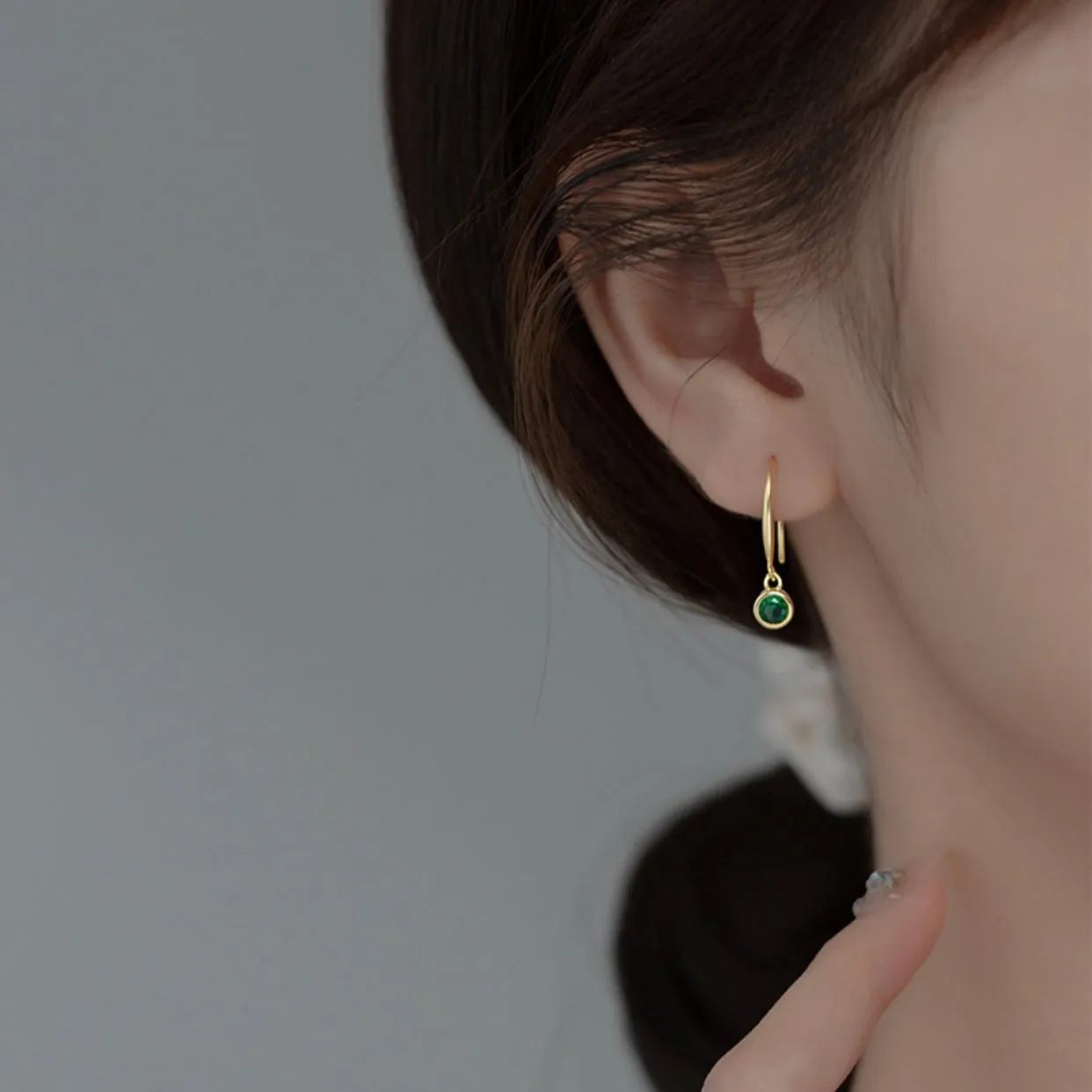 Emerald Round Drop Hook Earrings - EOS016