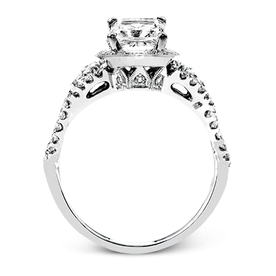 Engagement Ring in 18k Gold with Diamonds