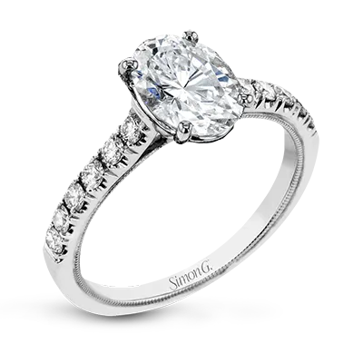Engagement Ring in 18k Gold with Diamonds