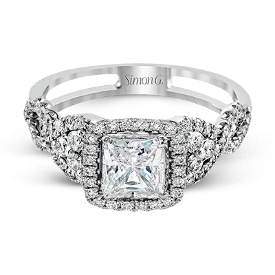 Engagement Ring in 18k Gold with Diamonds