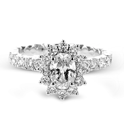 Engagement Ring in 18k Gold with Diamonds