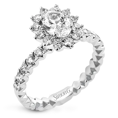 Engagement Ring in 18k Gold with Diamonds