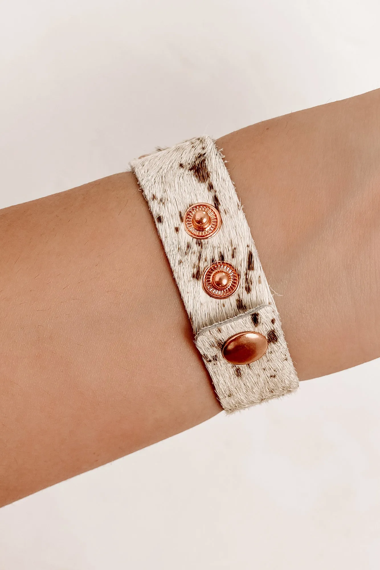 Fur All Time Faux Fur Apple Watch Band (White Deer)