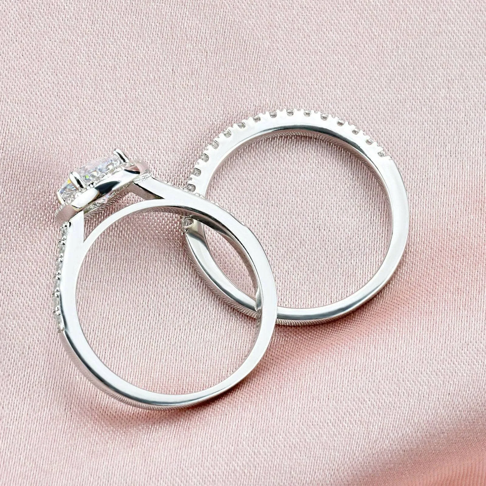 Halo Oval Cut Engagement Ring Set