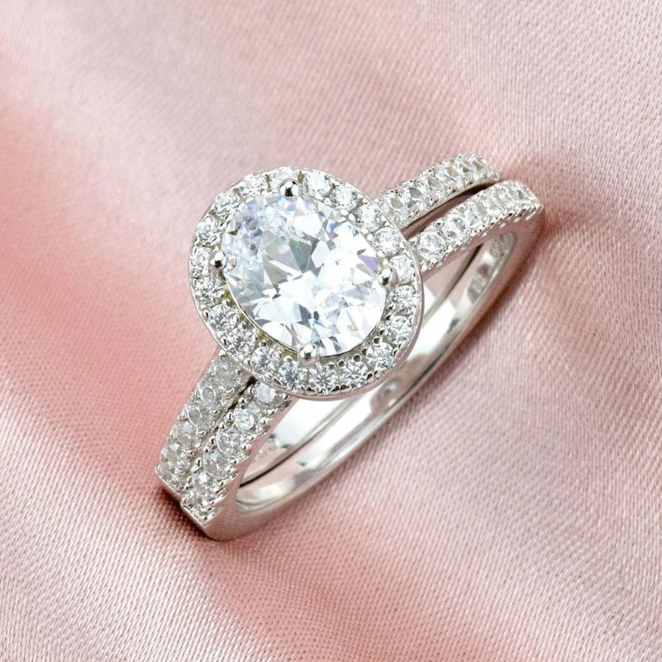 Halo Oval Cut Engagement Ring Set