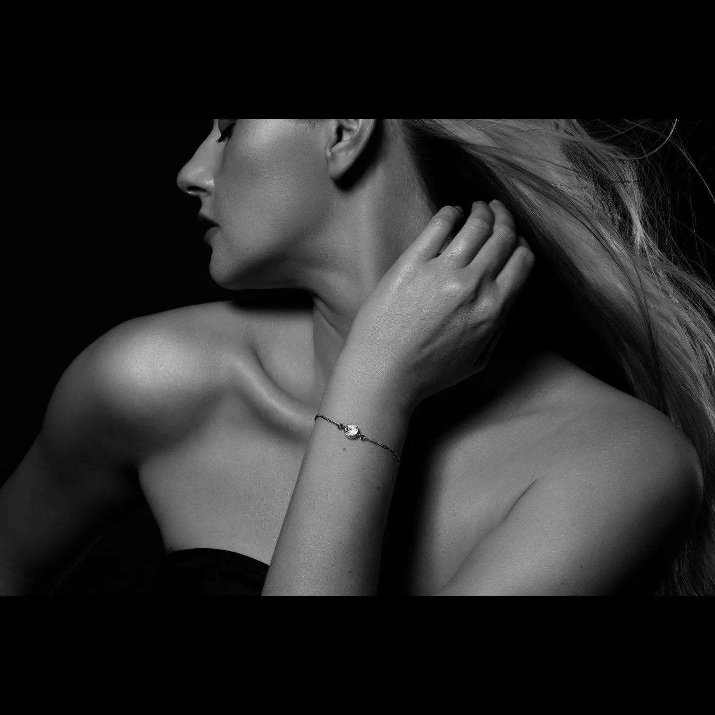 Harley Chain Bracelet with Black Diamond Round Crystals from Swarovski Gold Plated