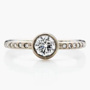 Hoopstock Round Diamond Ring in 18K Alpine Gold